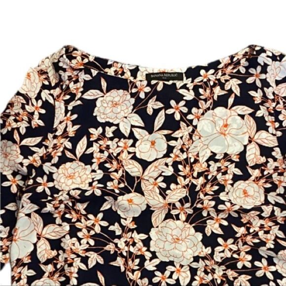 BANANA Republic Floral Blouse Size Small - Picture 2 of 5